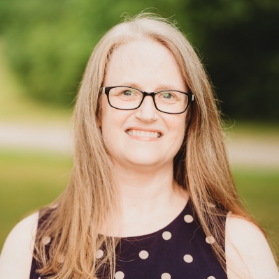 Lynn Hoffman - headshot